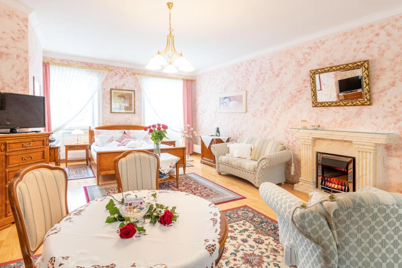Schlosshotel Rosenau Superior Schloss Rosenau Zewnętrze zdjęcie